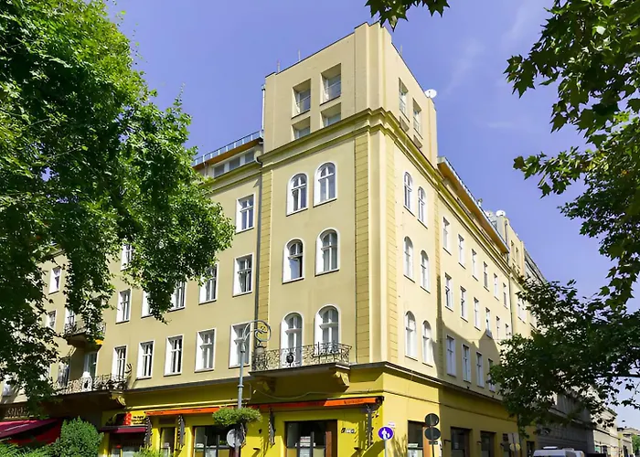 Damati Kft Liszt Ferenc Ter Inner City Flat
